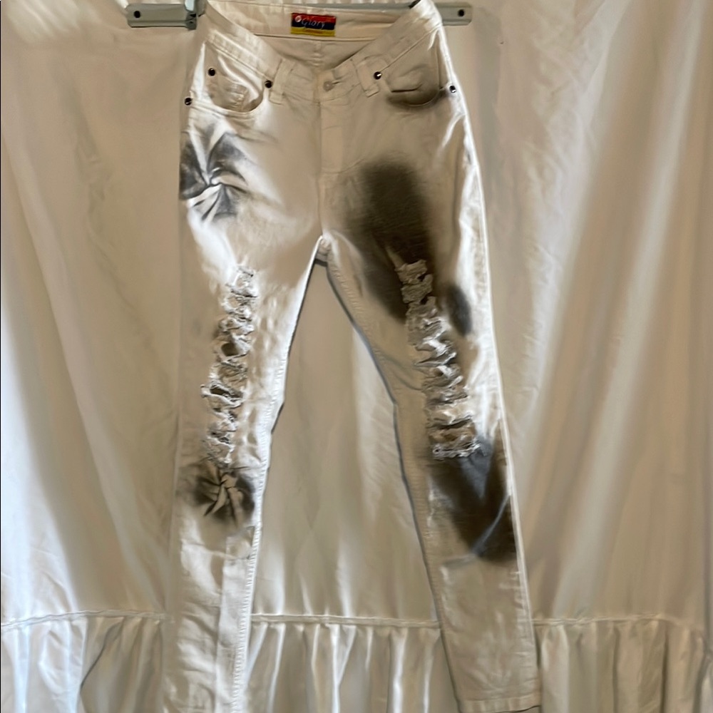 Colombia Go Glory.  Stylish White and Gray Distressed Women's Jeans